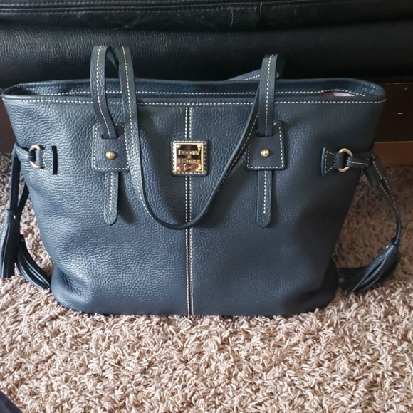 Dooney & Bourke Handbags - NWOT Dooney and Bourke navy leather handbag